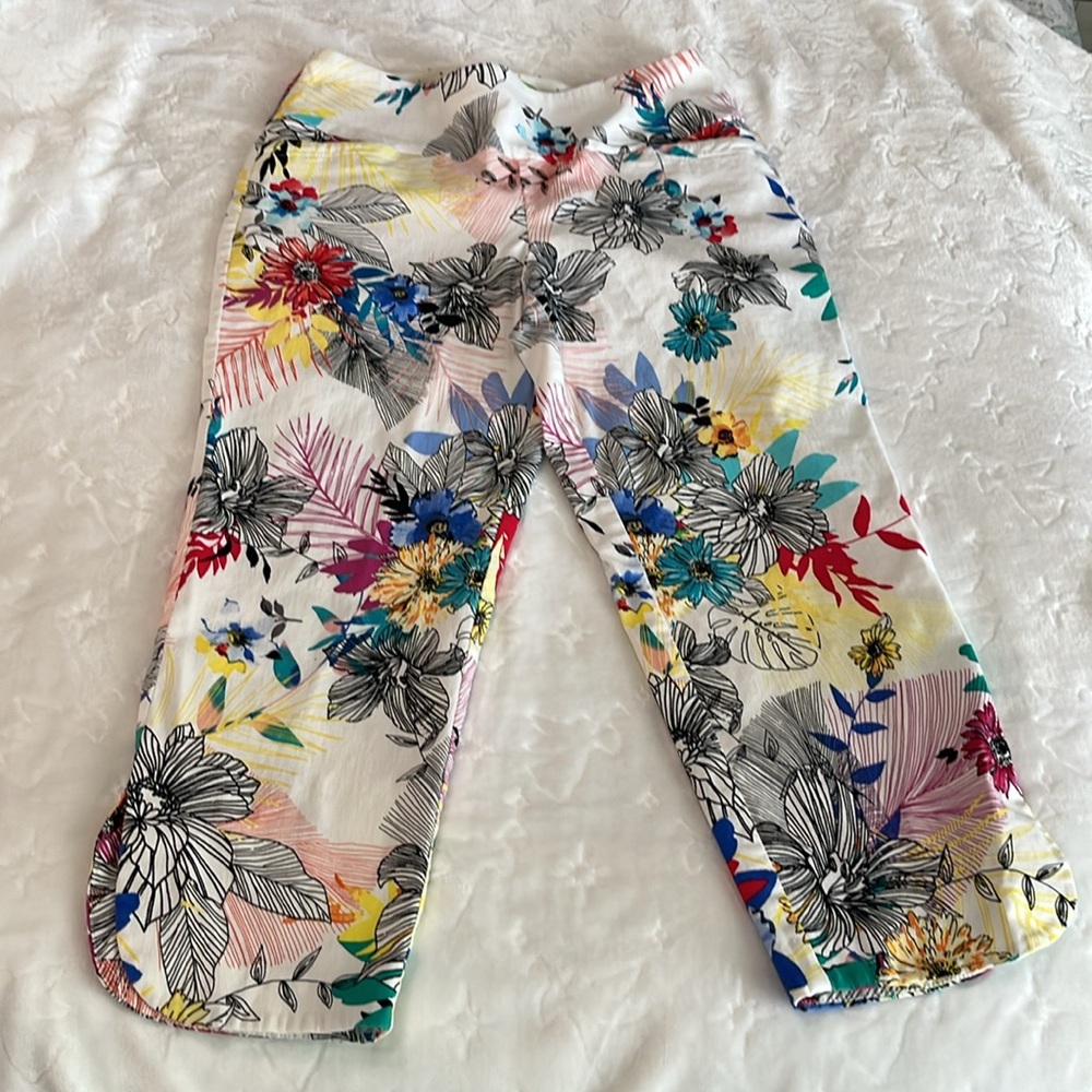 Swing Control Floral Golf Pull-On Capris